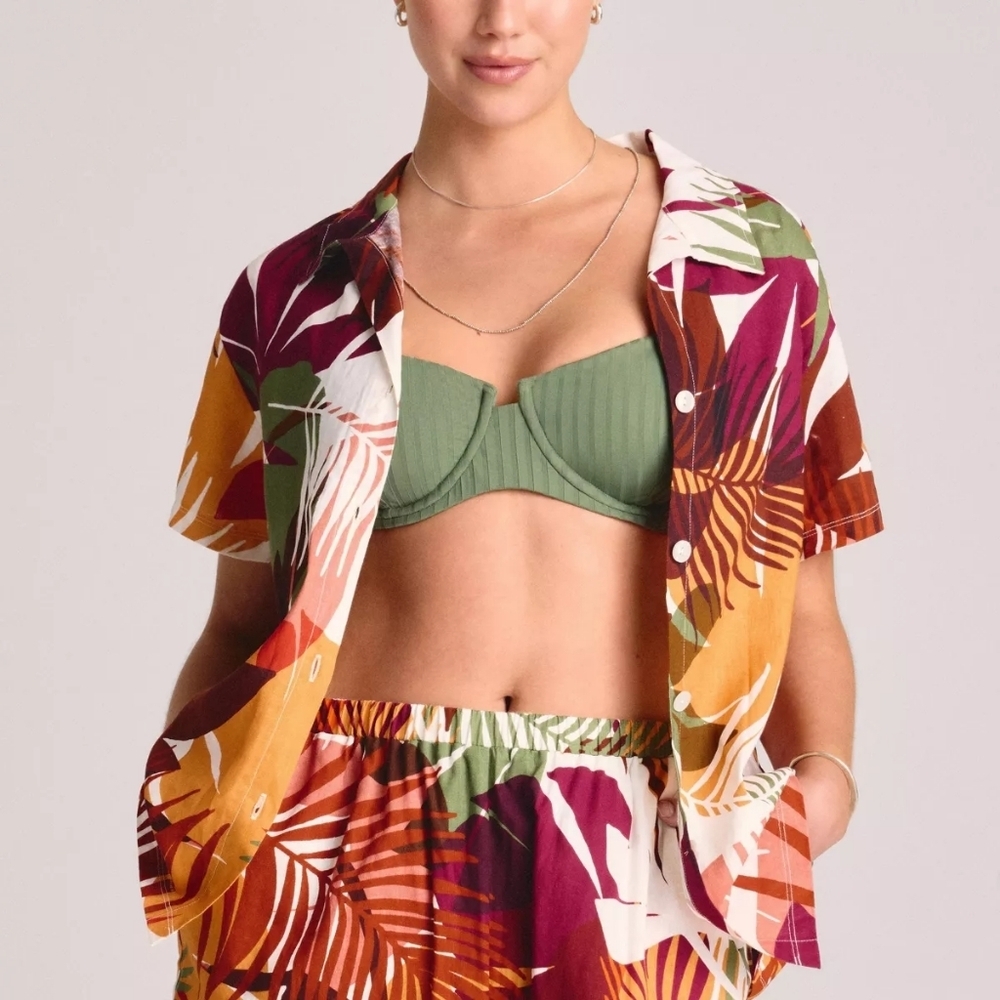Vitamin A Women's Linen‎ Button Down Shirt Tropical Beach Pool Cover Up Medium